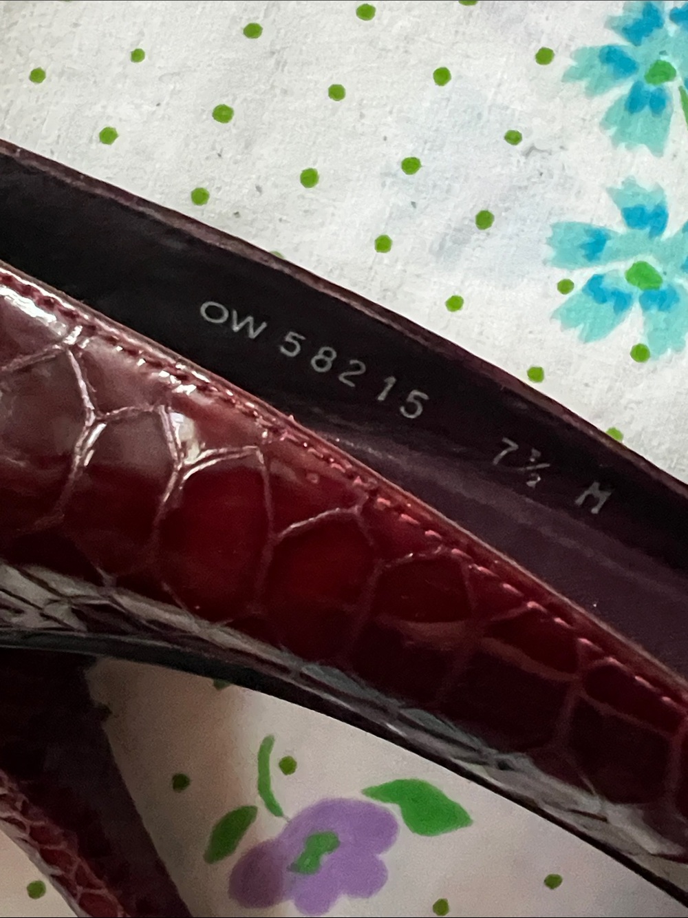 Stuart Weitzman Croc Oxblood Peep Toe Heels - 7.5 - Picture 13 of 13